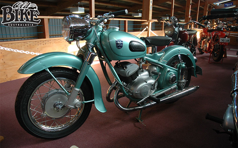 Old Bikes Australasia: Adler 250