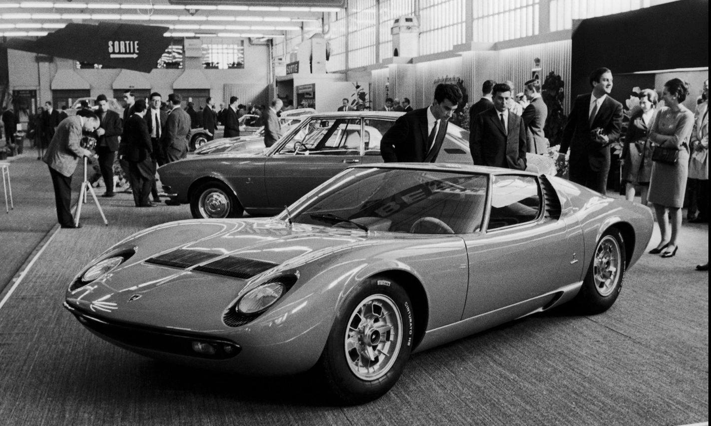 LAMBORGHINI MIURA: Ushering in the Mid-Engine Revolution