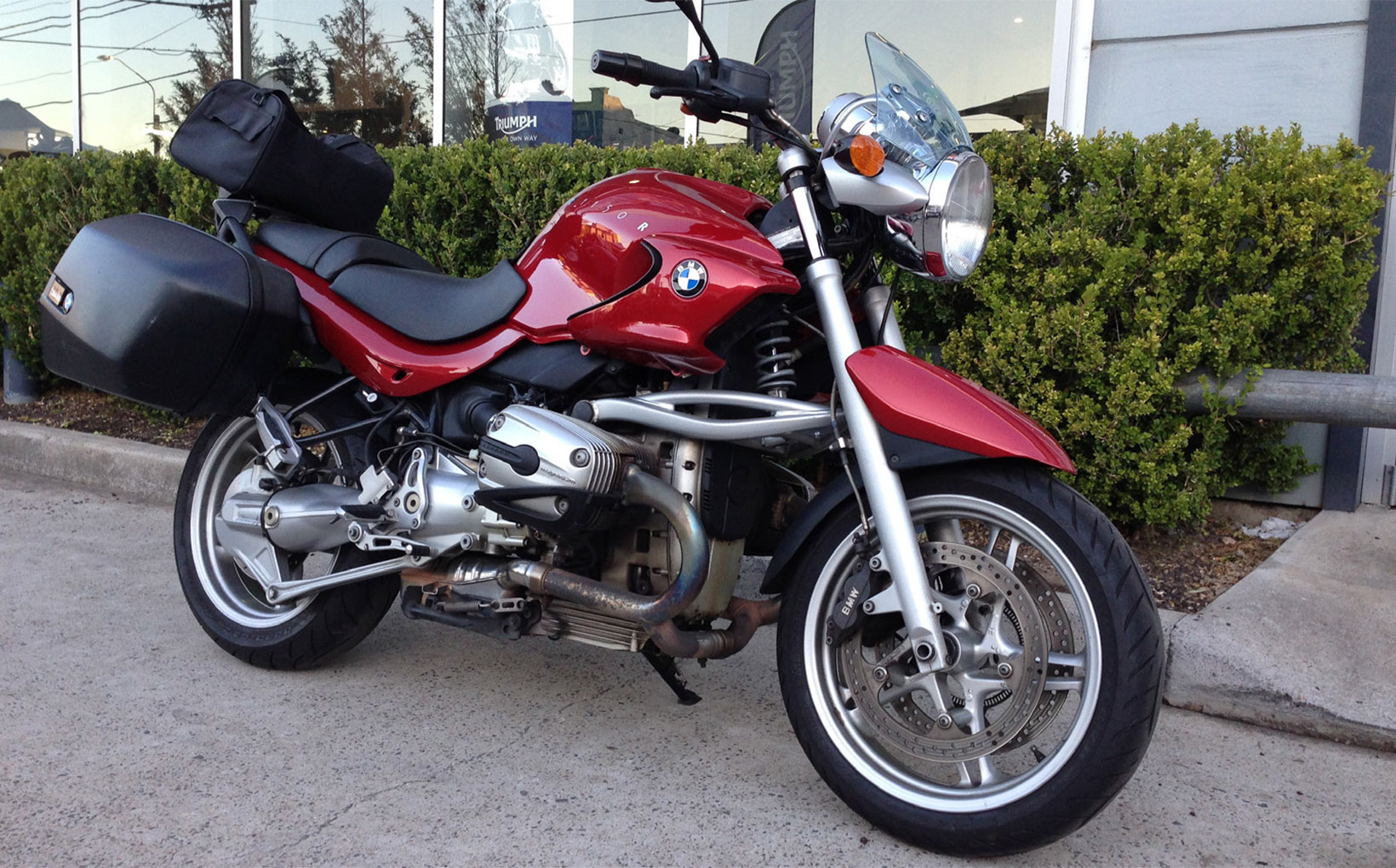 QUICK FANG: 2004 BMW R 1150 R - Punching On