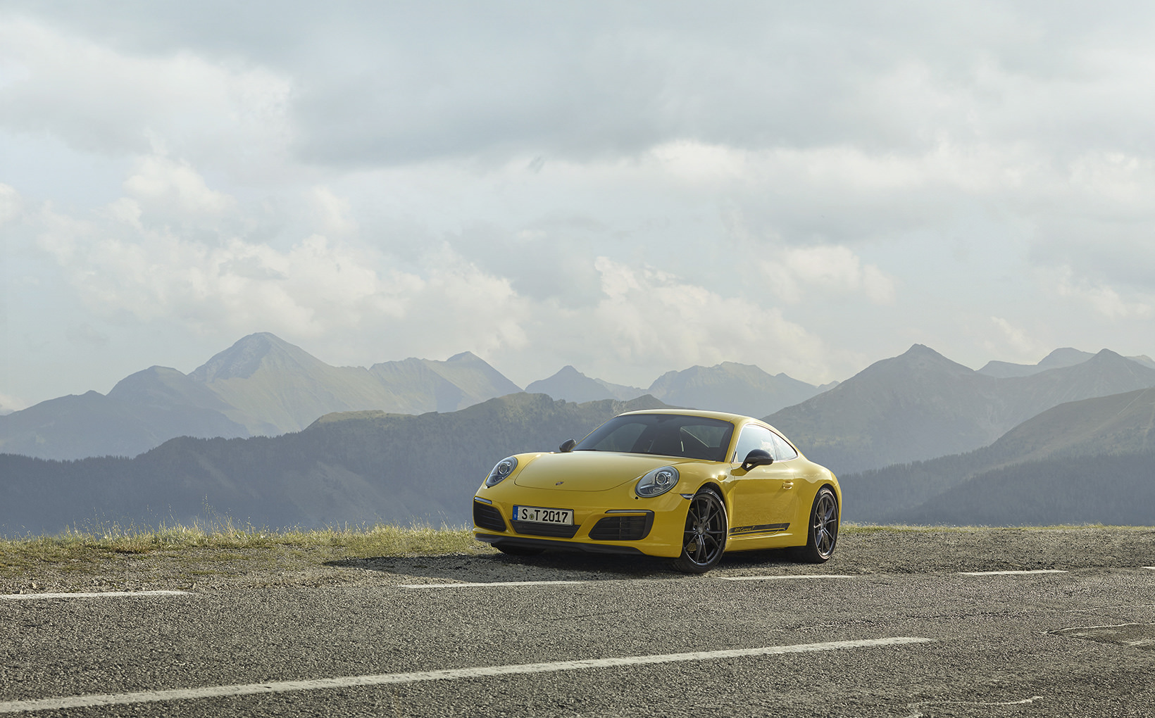 Porsche adds Carrera T to expansive 911 line-up