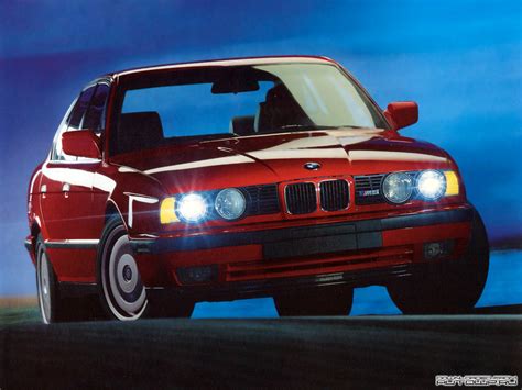 BMW M5: The Incognito 911-beating supercar
