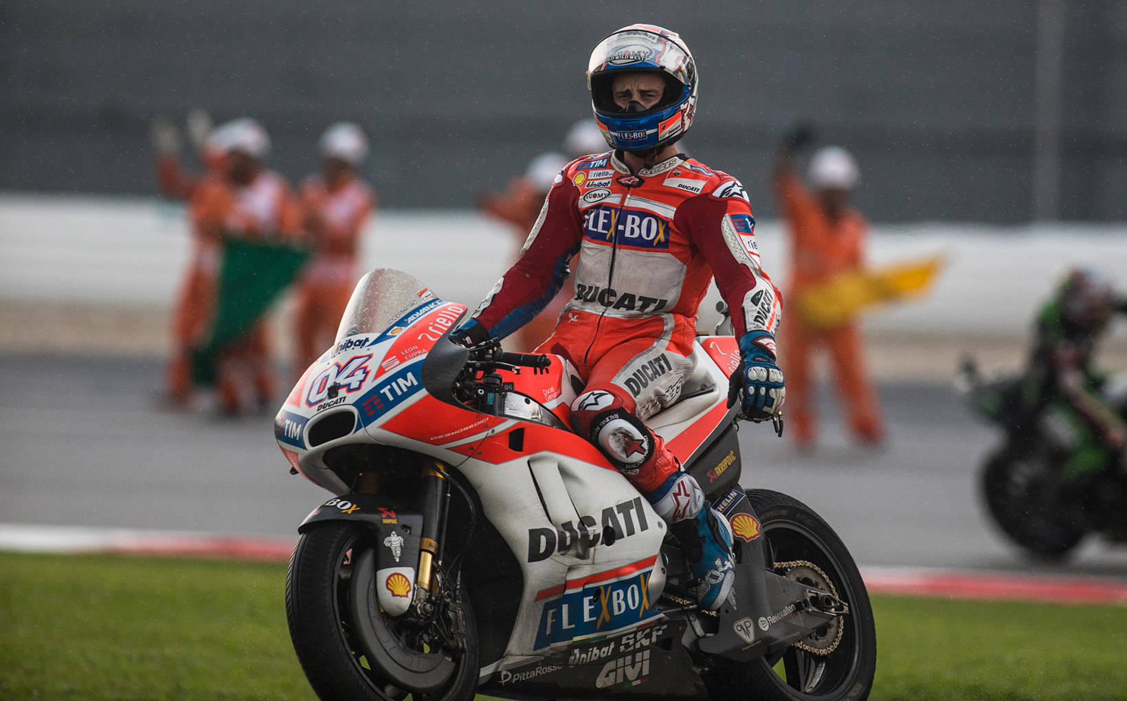 Andrea Dovizioso Master class at Sepang with Marquez pushing to the extreme