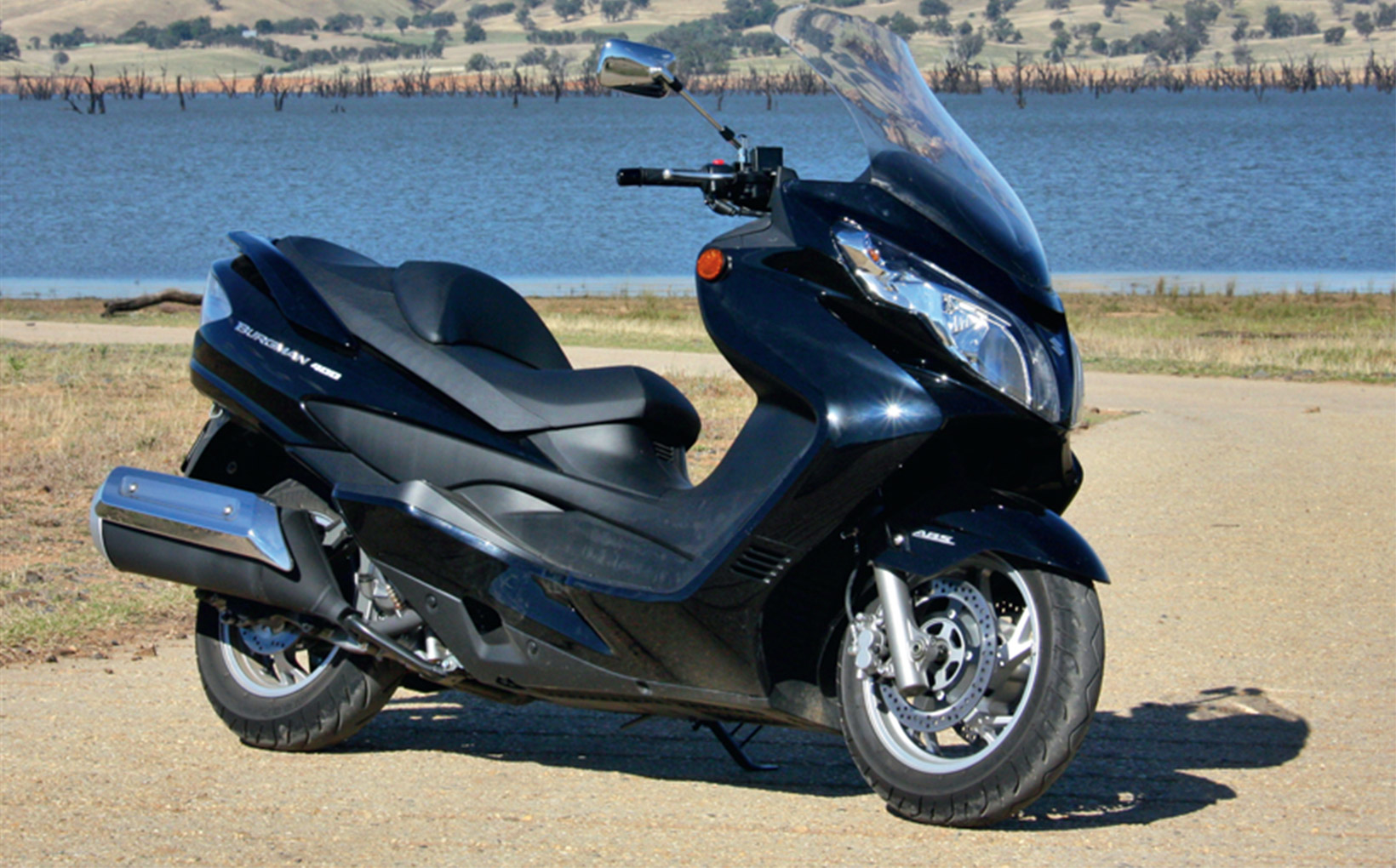 QUIKSPIN: Suzuki Burgman 400 - Junior Burger
