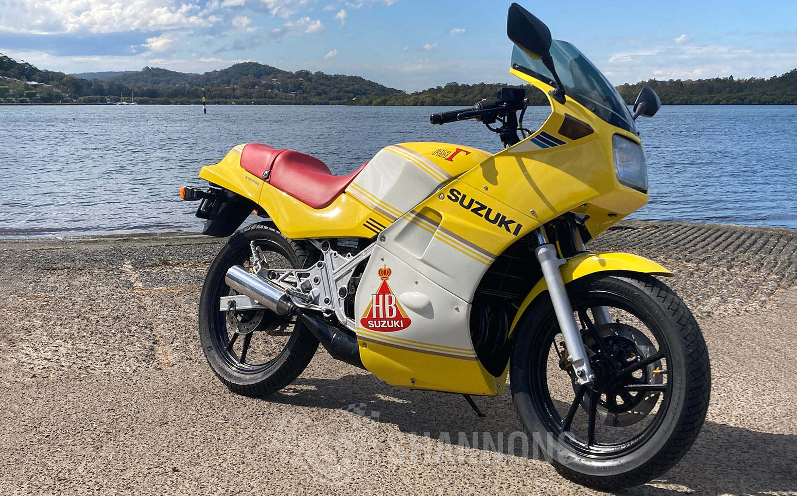 Suzuki RG250 HB Replica: Yellow Terror Part 2