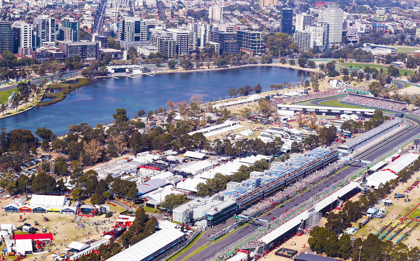 Formula 1 Returns to Melbourne 