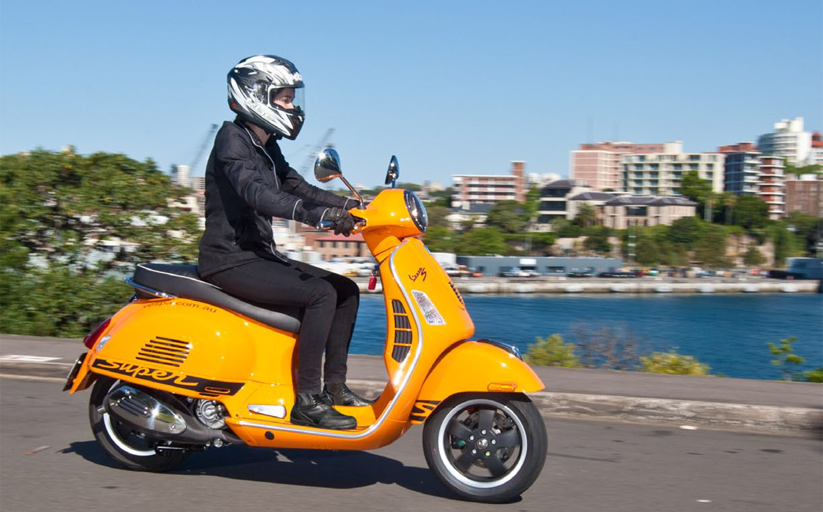 QUIKSPIN: Vespa Super Sport &ndash; Agent Orange