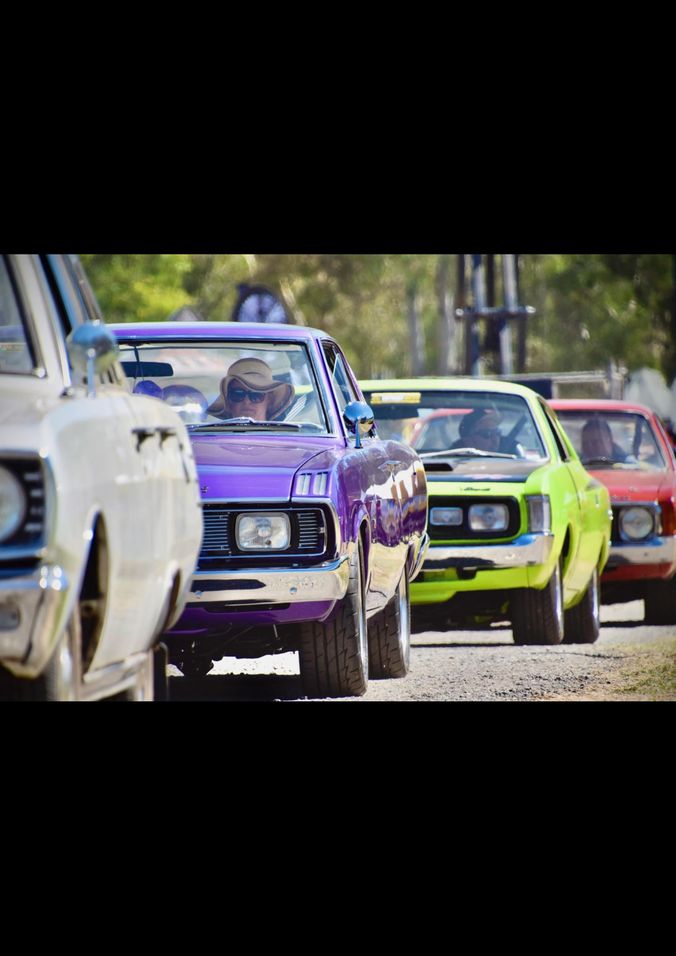 CHRYSLERS ON THE MURRAY