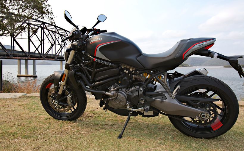 Ducati Monster 821 Stealth: Now You See It